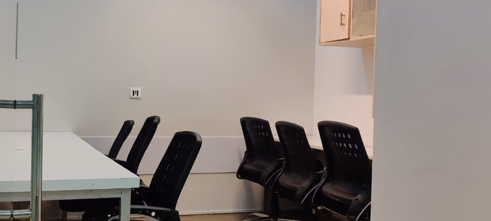 Building No 17 Metro Station Sector 28 Chakkarpur, Gurugram - Image 1