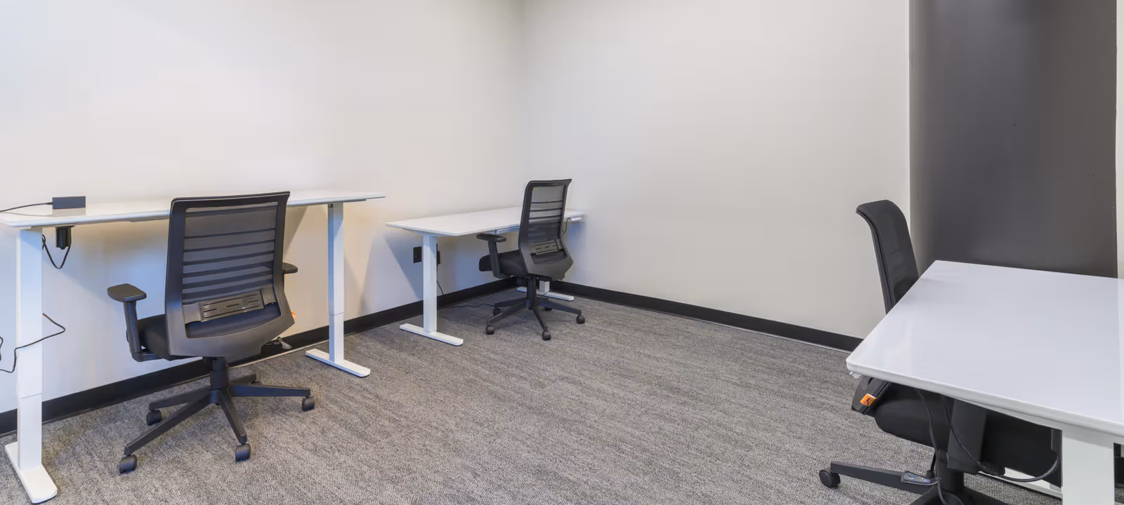 https://officehub.s3.amazonaws.com/Assets/images/51137/Serviced-Office-%28Classic%29-CA-Oakland-1920-Broadway-08dd14b8-ce63-4abb-928f-e48bb7c5ee5c---001.jpg