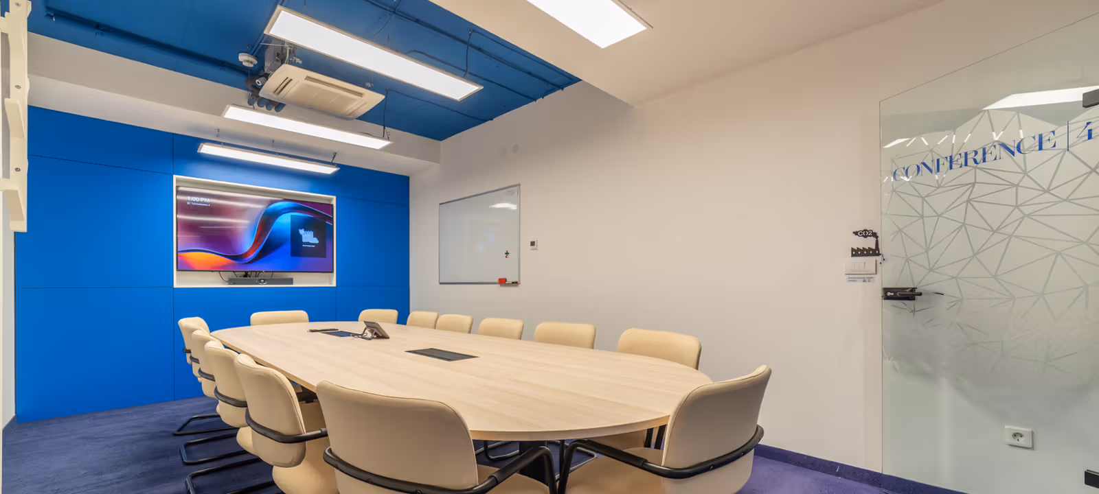 https://officehub.s3.amazonaws.com/Assets/images/51359/Serviced-Office-%28Classic%29-Beograd-Beograd-18-Bulevar-Kralja-Aleksandra-We-Share-TLD-conference-room.jpg