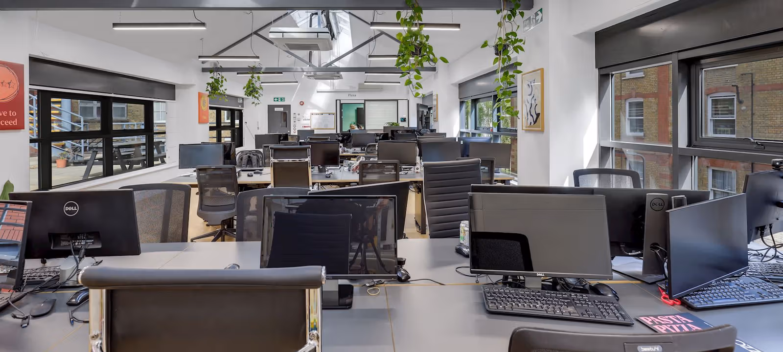 5 Cranwood Street, Old Street - Image 1