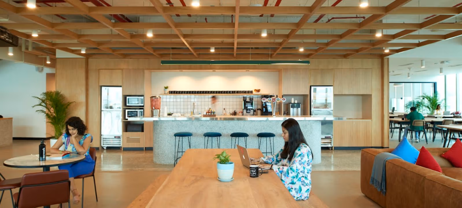 Hindustan C Bus Stop Lal Bahadur Shastri Rd, Mumbai - Image 1