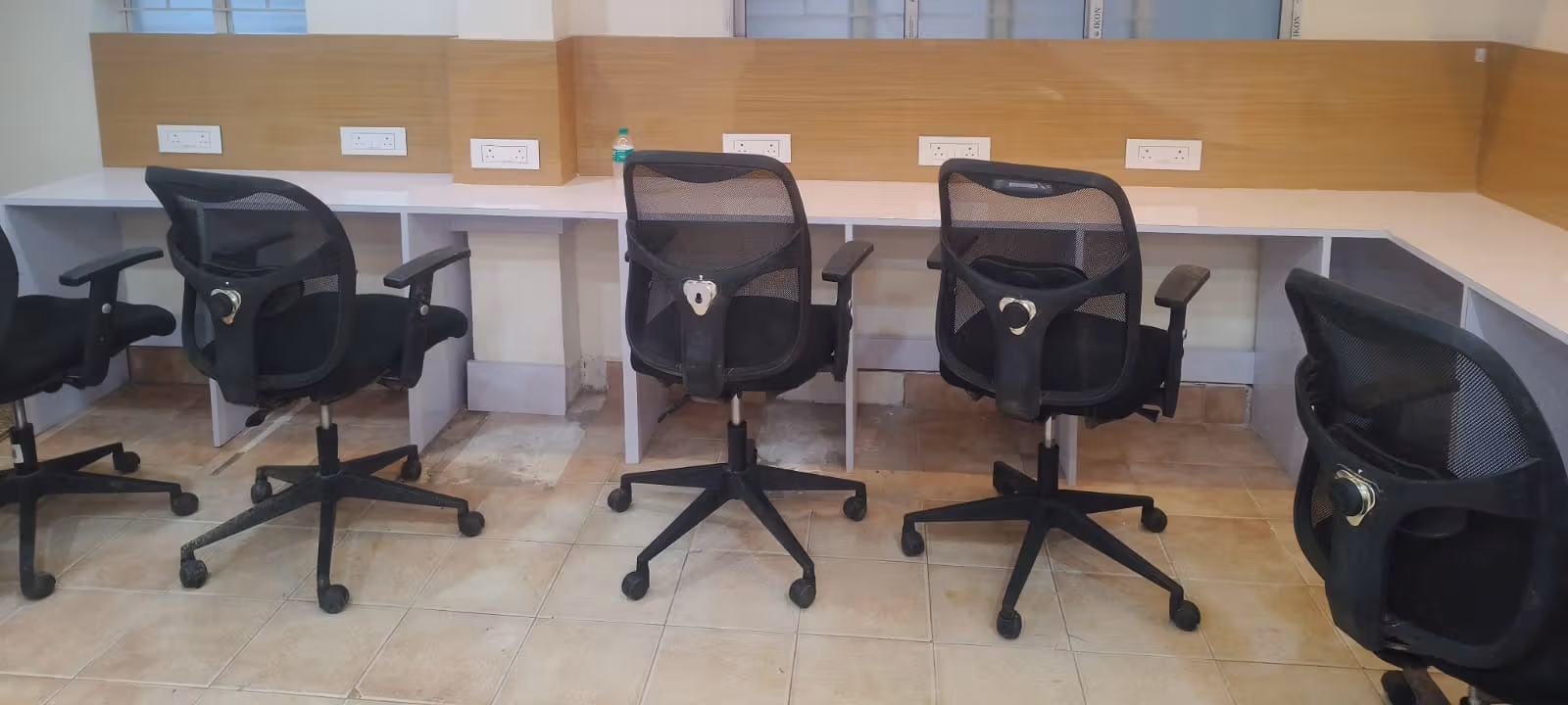 83 Sp Mukherjee Road Devi Market, Kolkata - Image 1