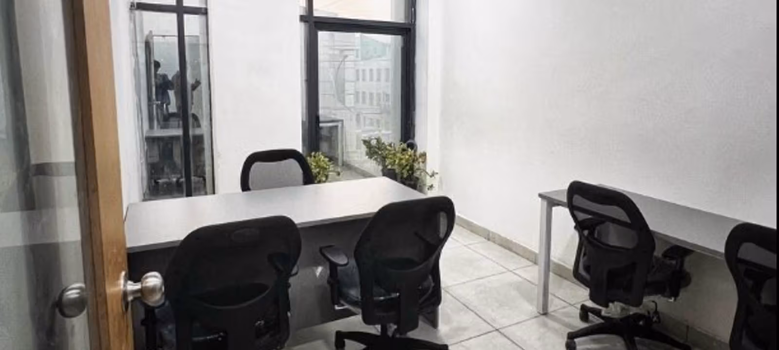 F4 F Block Sector 8, Noida - Image 1