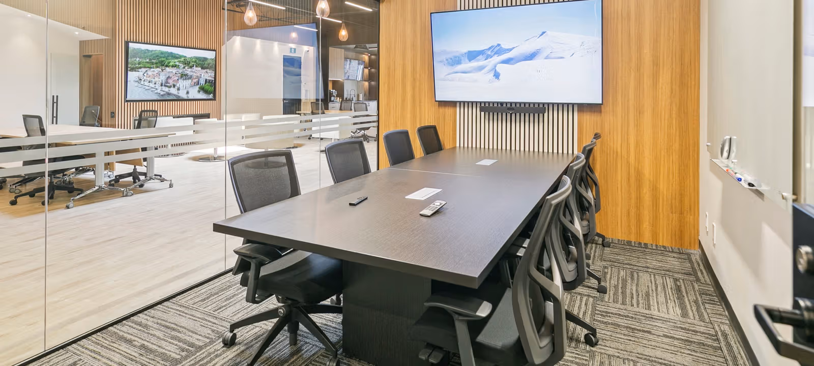 https://officehub.s3.amazonaws.com/Assets/images/53371/Coworking-Space-ON-Mississauga-320-Matheson-Blvd-West-0601t5a3894797.jpg