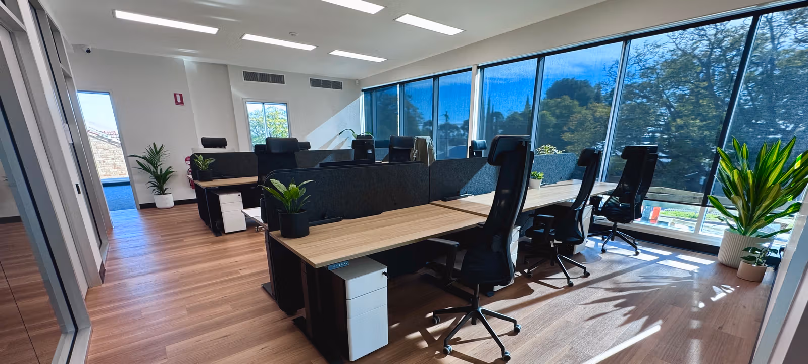 https://officehub.s3.amazonaws.com/Assets/images/54626/Coworking-Space-SA-Glenunga-62-Queen-Street-IMG6605.JPEG
