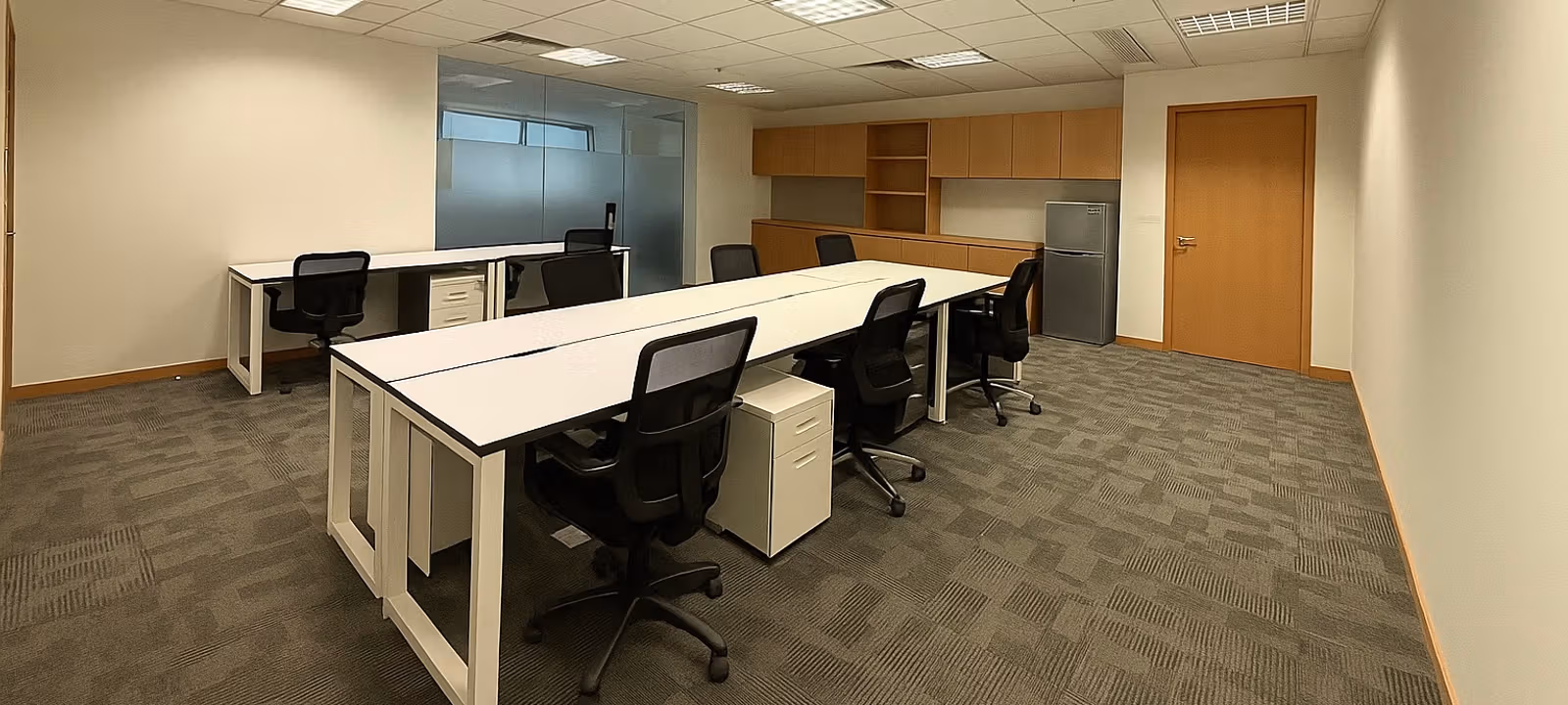 https://officehub.s3.amazonaws.com/Assets/images/55377/Serviced-Office-%28Classic%29-Kowloon-Kwun-Tong-418-Kwun-Tong-Road-Pax-10-Manager-Room.Window.1.jpg