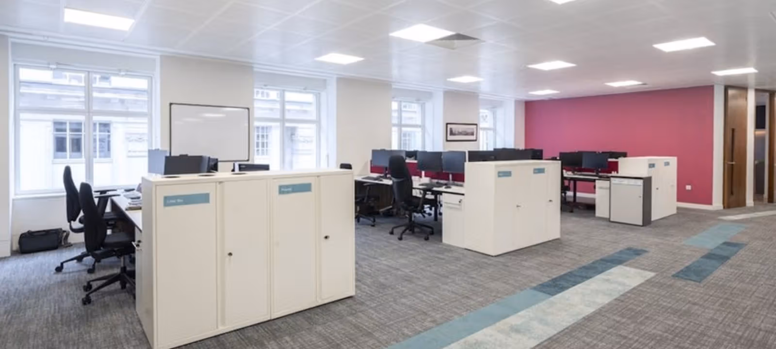 https://officehub.s3.amazonaws.com/Assets/images/55948/Managed-Office-Space-City-Of-London-London-5-5-St-Helens-Place-office-3.jpg