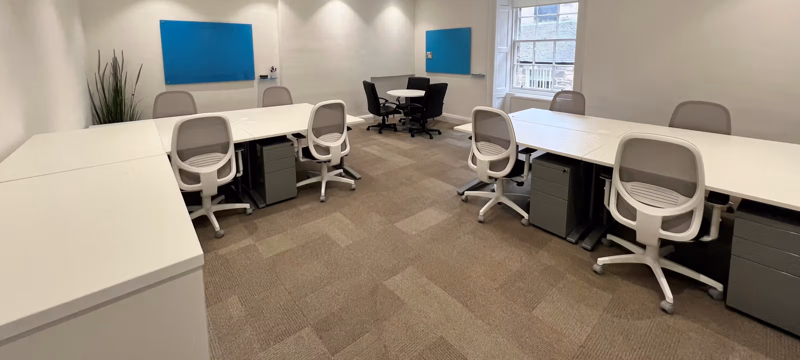 https://officehub.s3.amazonaws.com/Assets/images/6321/Serviced-Office-%28Classic%29-Scotland-Edinburgh-14-18-Hill-Street-14S3111.jpg