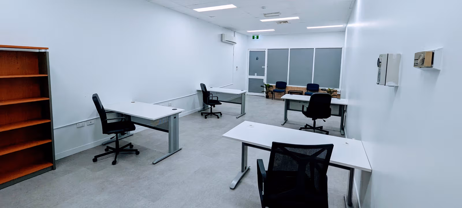 https://officehub.s3.amazonaws.com/Assets/images/6406/Serviced-Office-%28Classic%29-QLD-Shailer-Park-373-Chatswood-RoadPXL_20231128_054607082.jpg