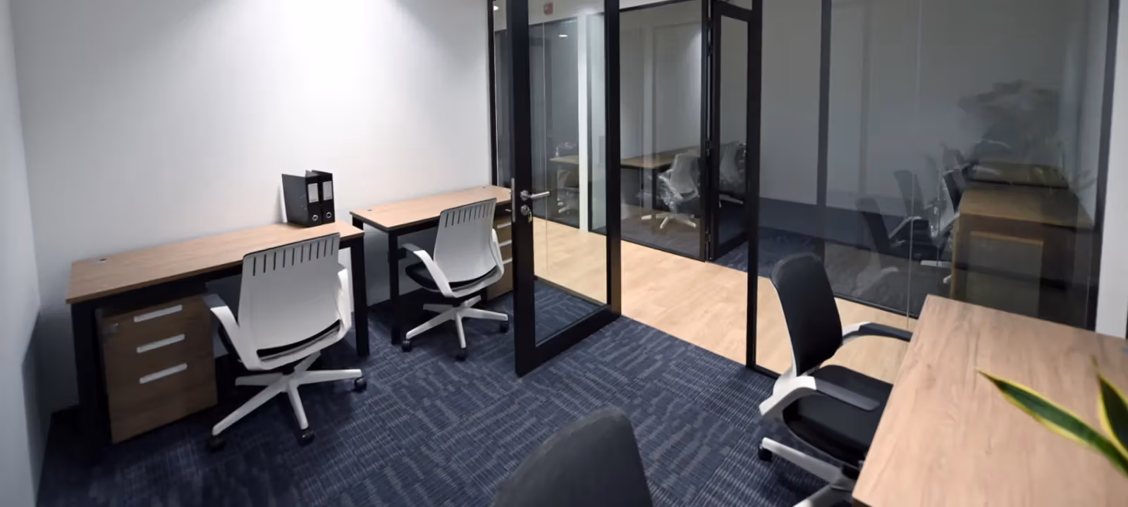 https://officehub.s3.amazonaws.com/Assets/images/6423/Serviced-Office-%28Classic%29-Singapore-Singapore-139-Cecil-Street-8e5c9fb0-f52f-4e6f-94a3-1a0bc5467651.webp