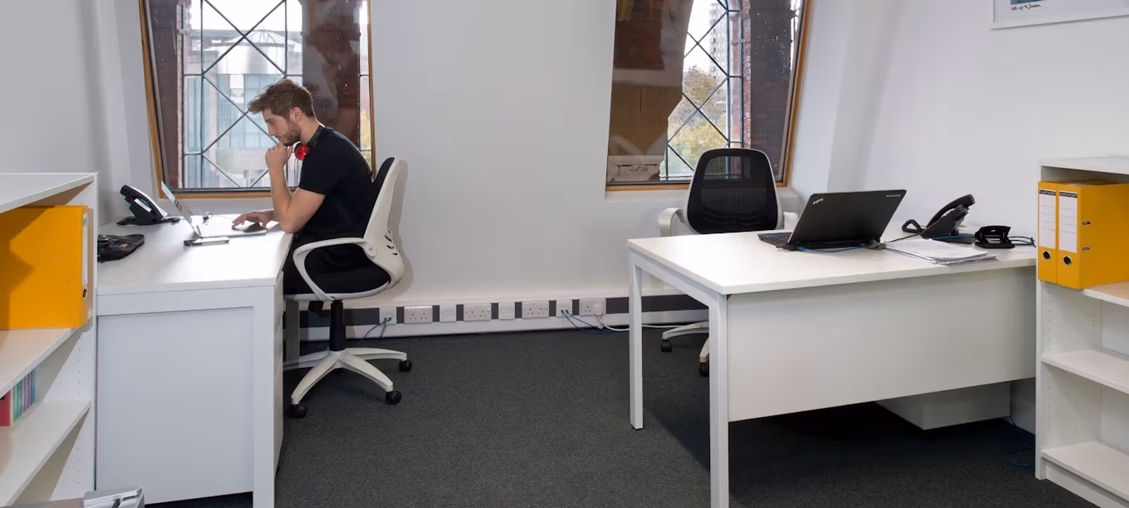 https://officehub.s3.amazonaws.com/Assets/images/6759/Serviced-Office-%28Classic%29-England-Ashton-under-lyne-Stamford-Street-West-OXIN-17-01-038.jpg