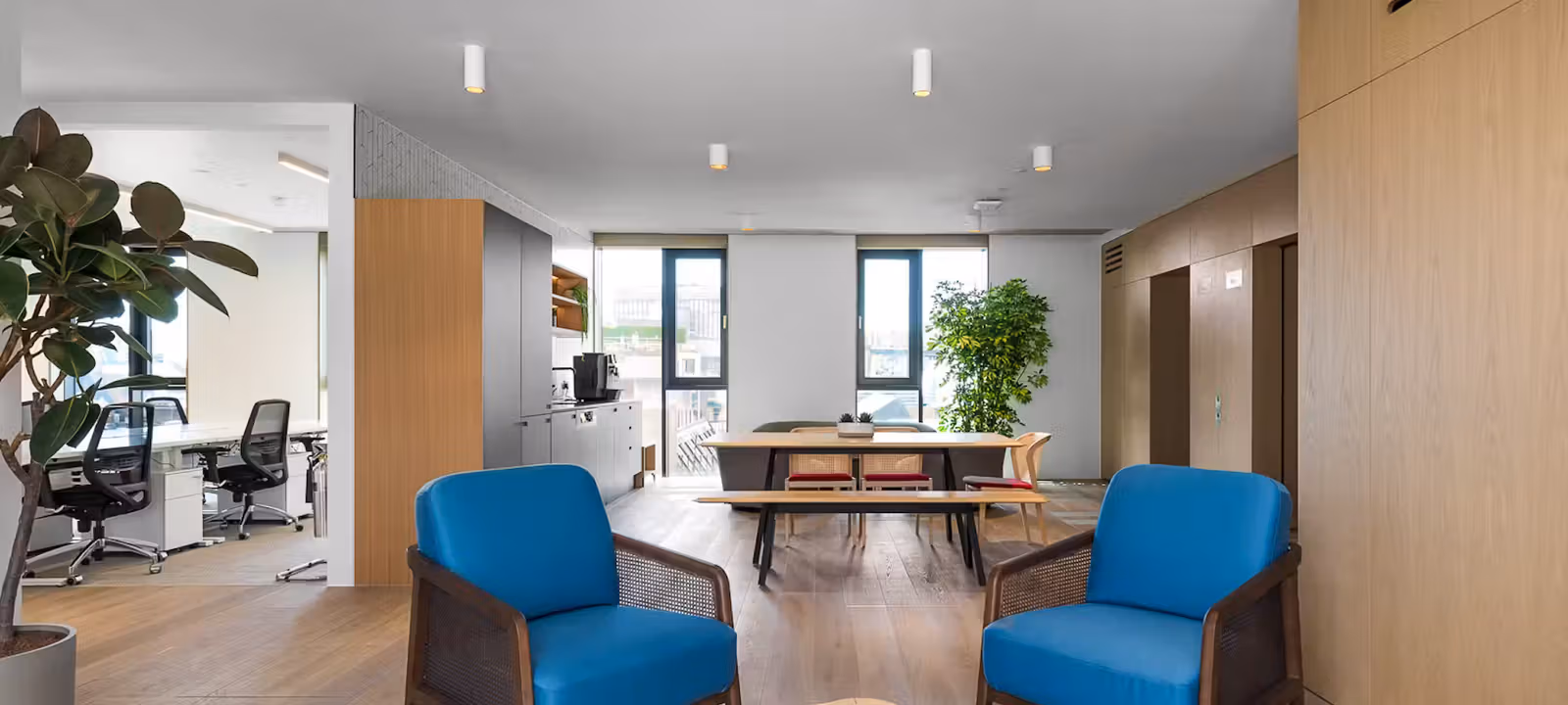 https://officehub.s3.amazonaws.com/Assets/images/8262/Serviced-Office-%28Creative%29-London-London-42-Berners-Street-Fora-Fitzrovia-42Berners4.avif