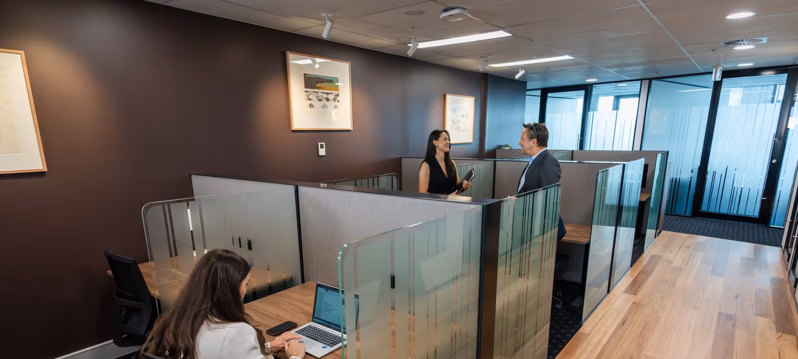 https://officehub.s3.amazonaws.com/Assets/images/881/Serviced-Office-%28Classic%29-NSW-Macquaire-Park-123-Epping-Road-Dedicated-Desk.jpeg