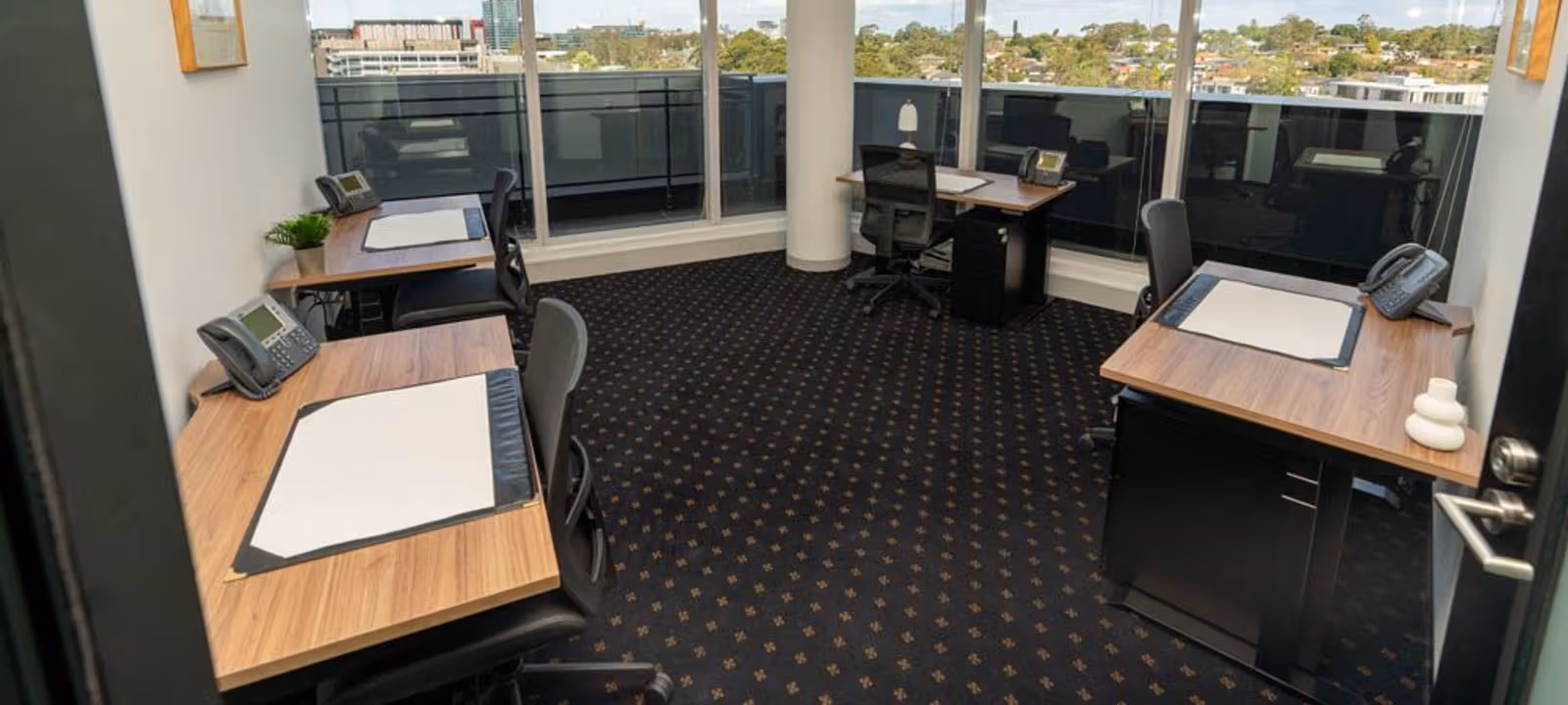 https://officehub.s3.amazonaws.com/Assets/images/881/Serviced-Office-%28Classic%29-NSW-Macquaire-Park-123-Epping-Road-Suite-32.jpeg