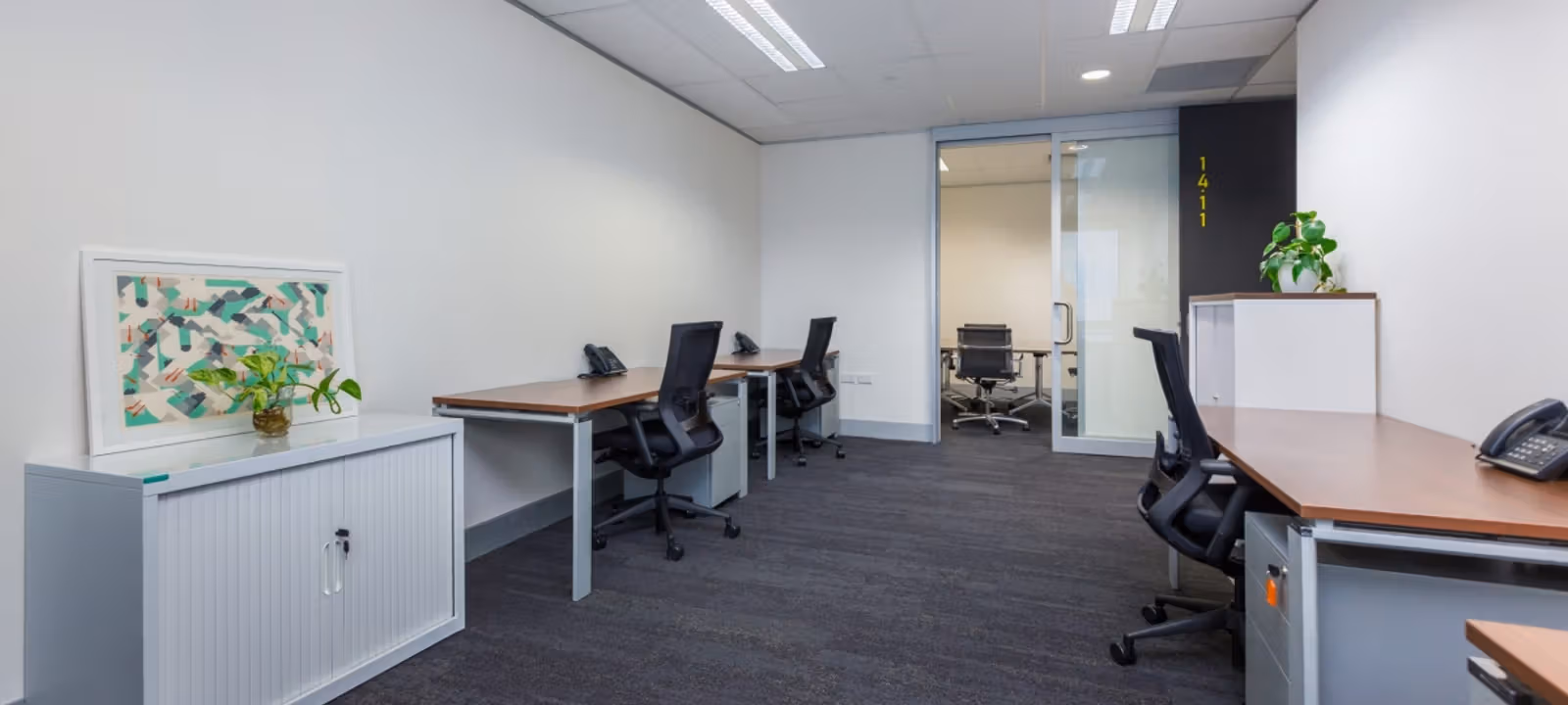 https://officehub.s3.amazonaws.com/Assets/images/912/Serviced-Office-%28Classic%29-WA-Perth-197-St-Georges-Terrace-J8A3661-scaled.jpg