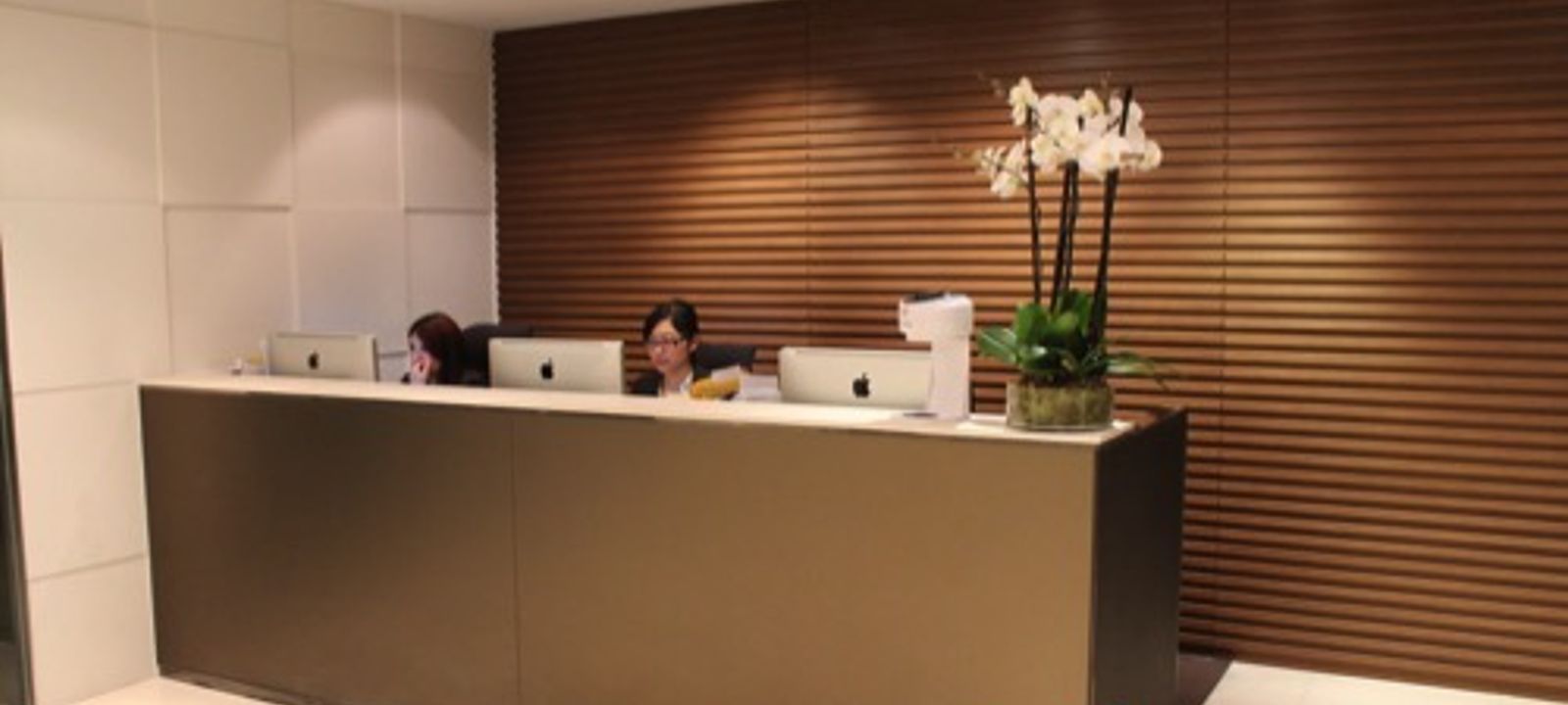 68 Des Voeux Road Central Central, Hong Kong Island - Image 1