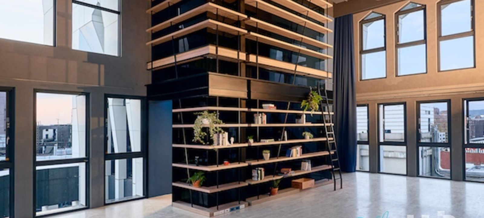 101 Section 3 Minsheng East Road, Songshan - Image 1