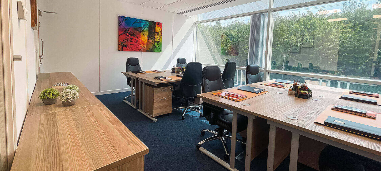 720 Centennial Court, Elstree - Image 1