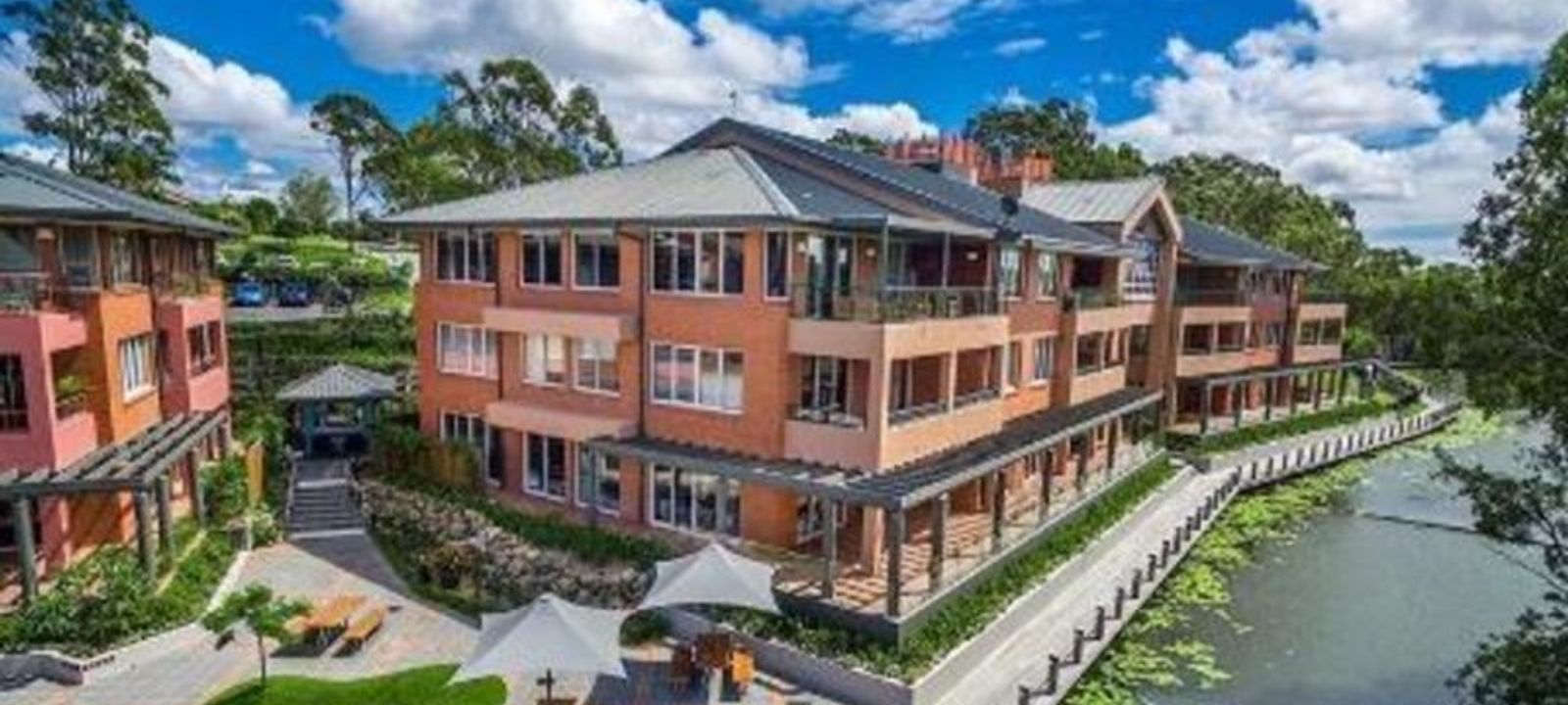 Lakehouse Corporate Space - Image 1