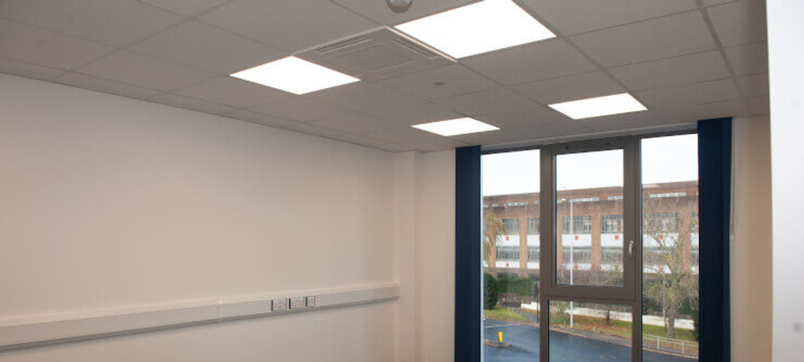 893 Great West Road, Isleworth - Image 1