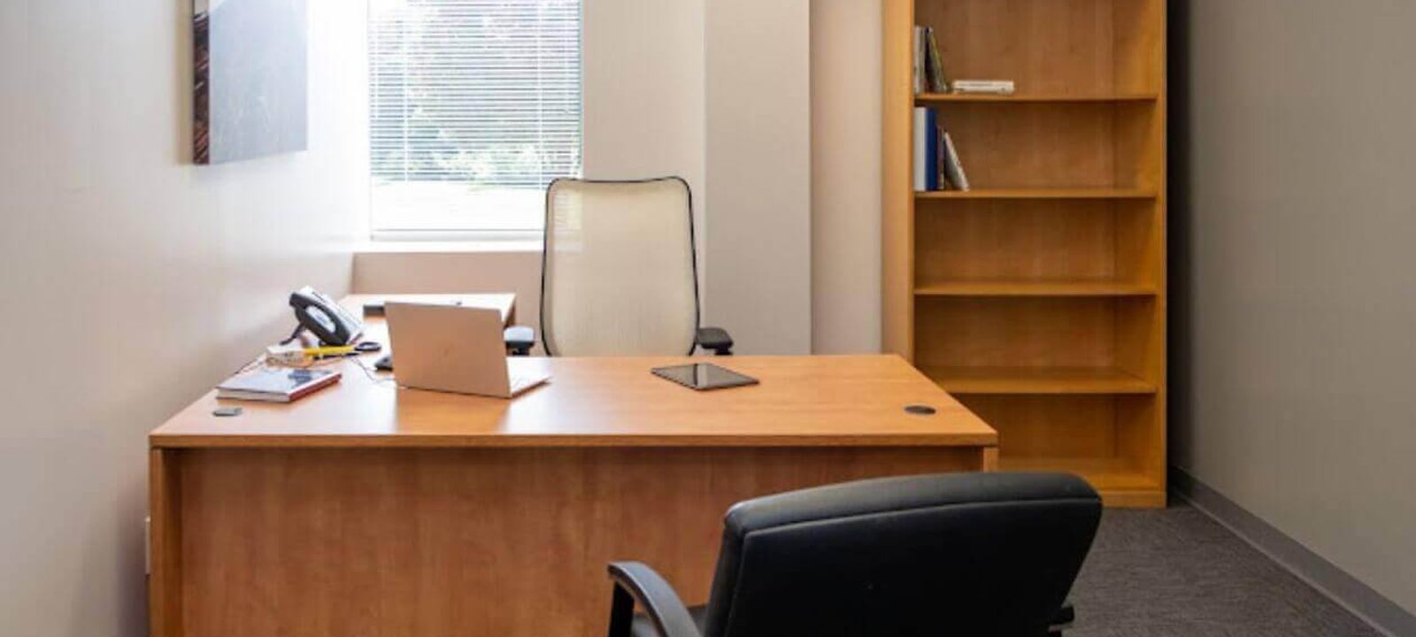 HeadRoom Aston - Image 1