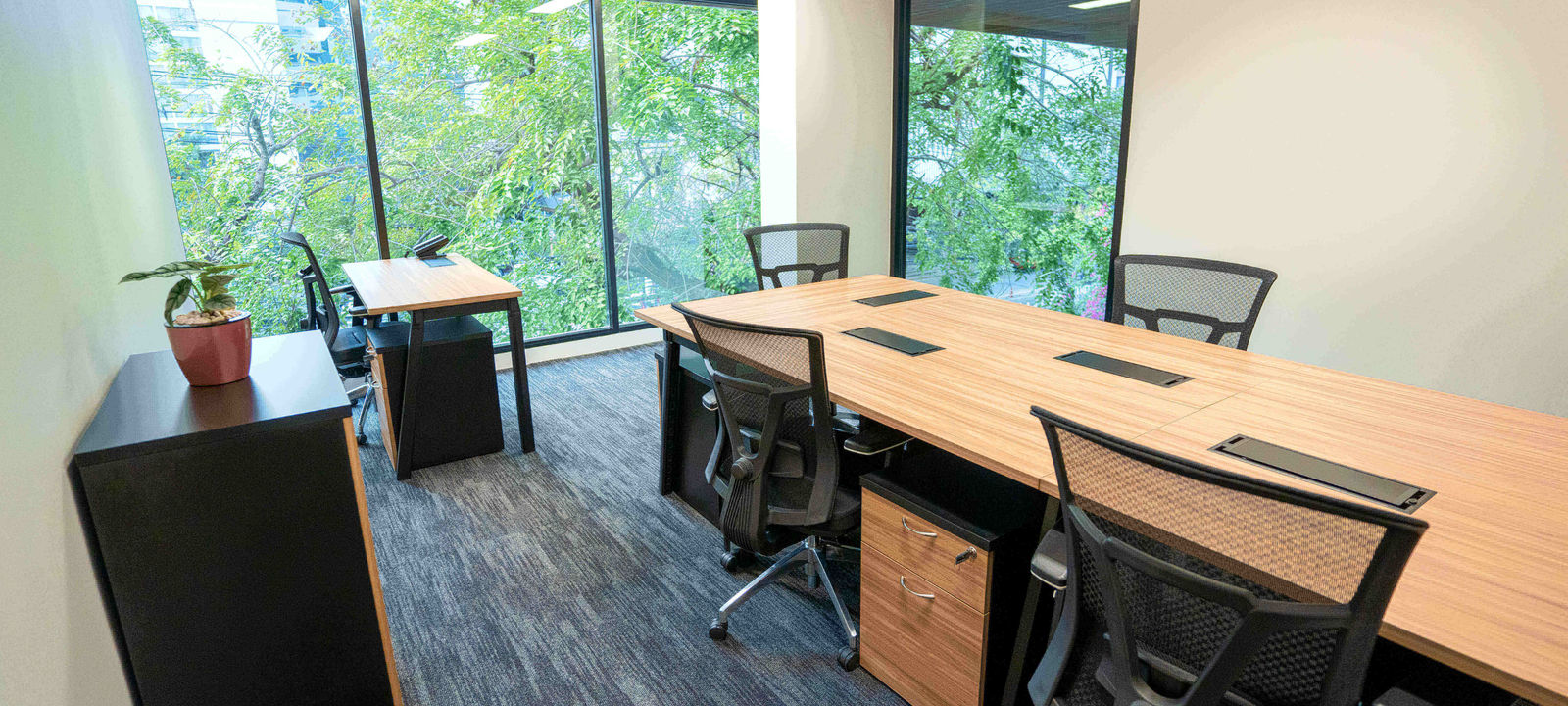 31 Sukhumvit Soi 26 (Soi Ari), Sukhumvit Road, Klongton, Klongtoey, Bangkok 10110 Sukhumvit Road, Khet Khlong Toei - Image 1