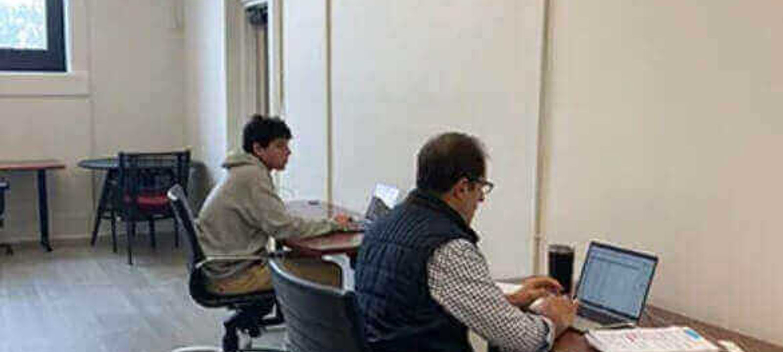 513 Broadway, Newport - Image 1