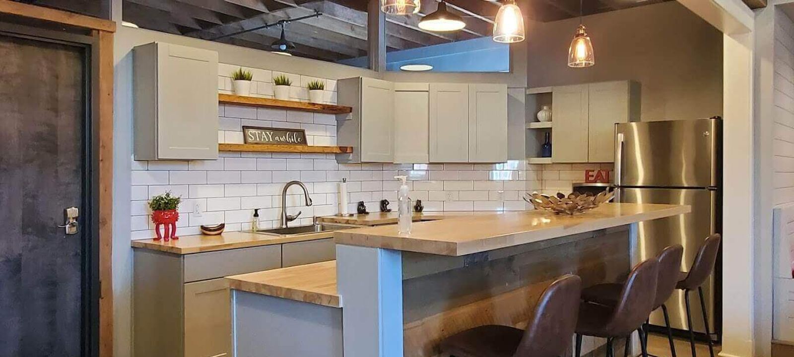 206 S Market St, Elizabethtown - Image 1