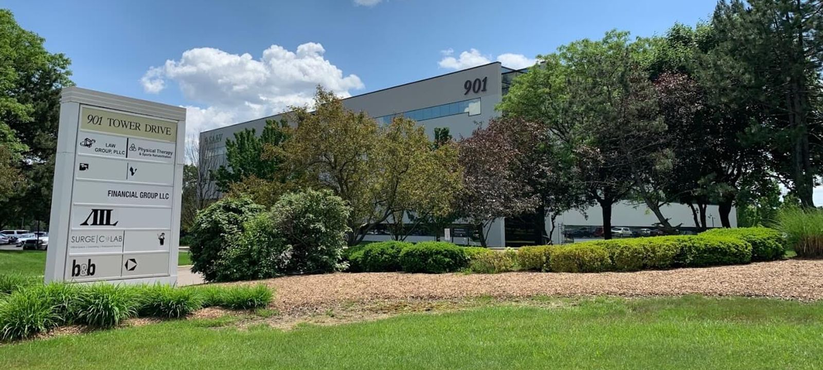 901 Tower Dr, Troy - Image 1