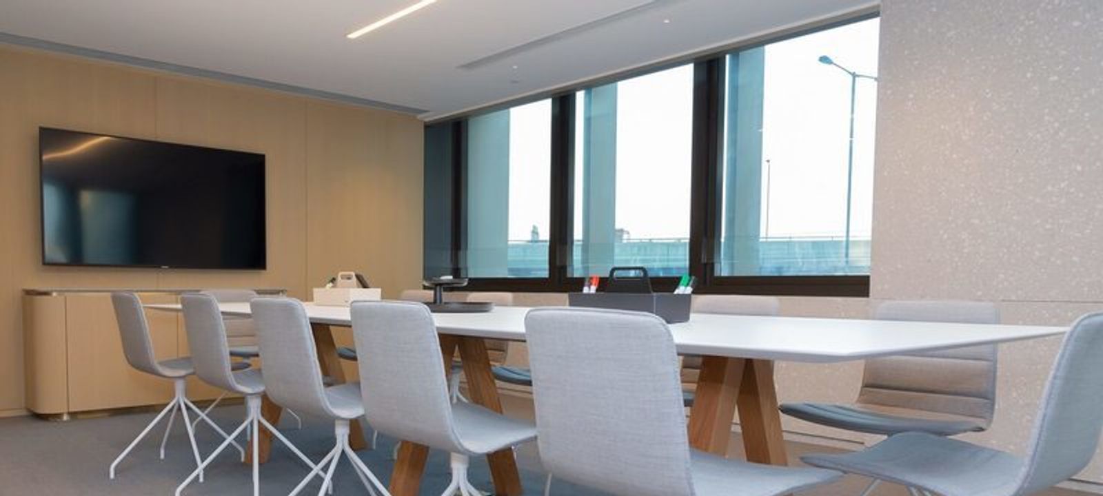 90 Connaught Road Central, Sheung Wan - Image 1