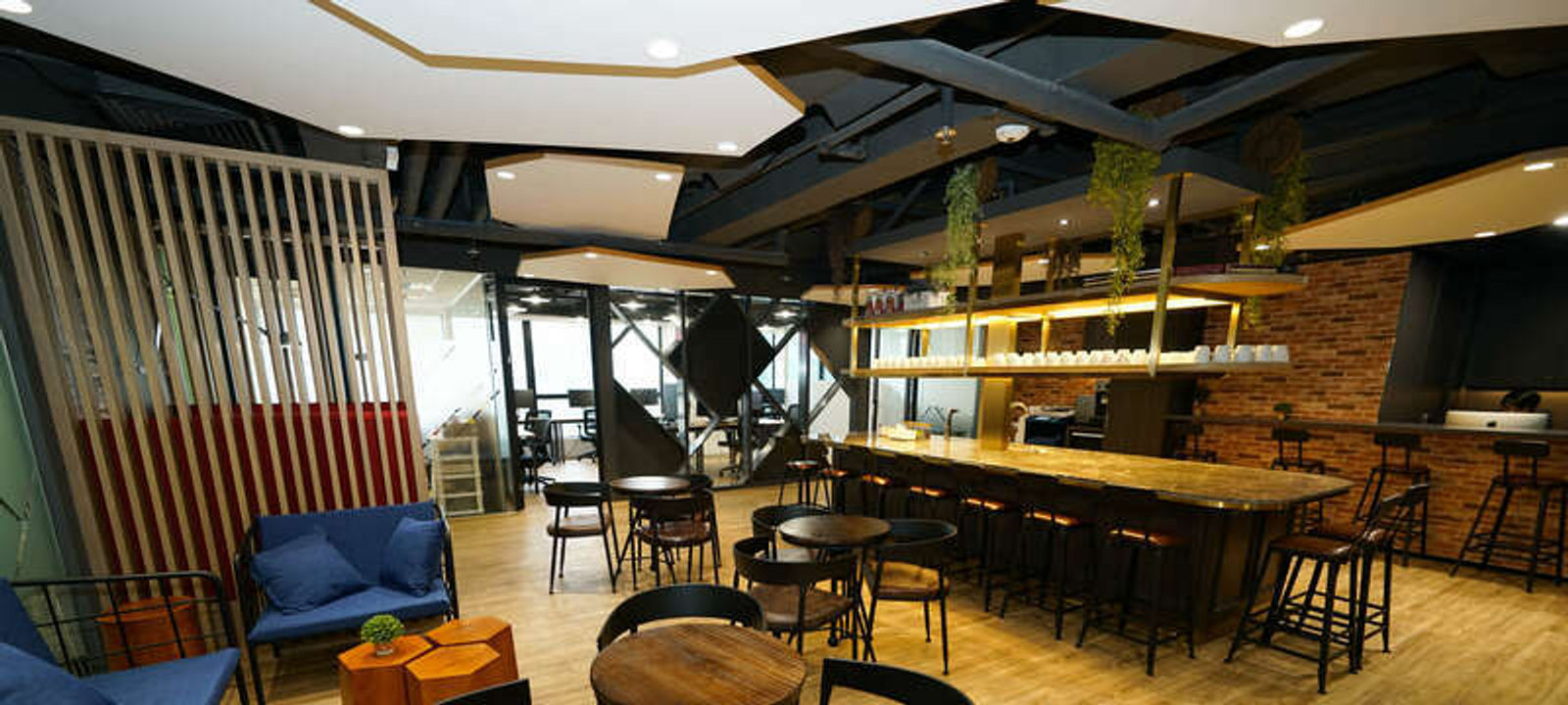 322 Des Voeux Road Central Sheung Wan, Hong Kong Island - Image 1