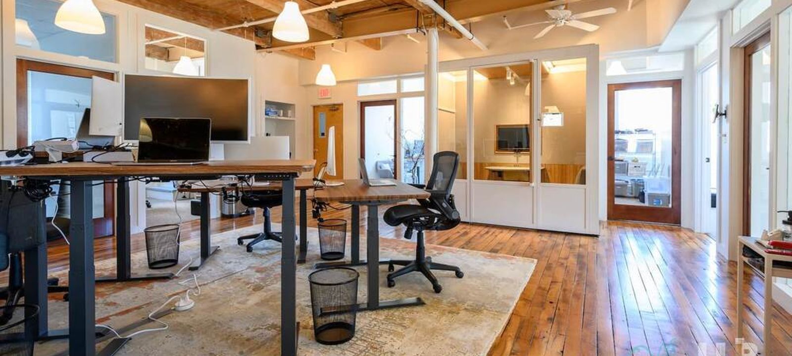 33 Commercial Street, Gloucester - Image 1