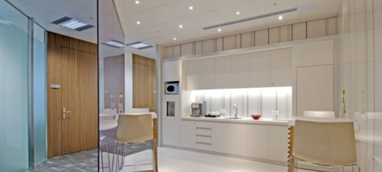 979 King's Road, Quarry Bay - Image 1