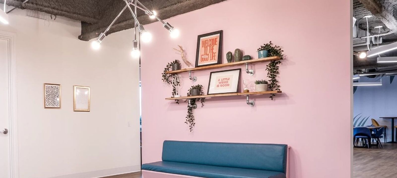 180 Dundas St W, Toronto - Image 1