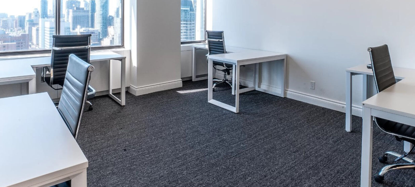 180 Dundas St W, Toronto - Image 1