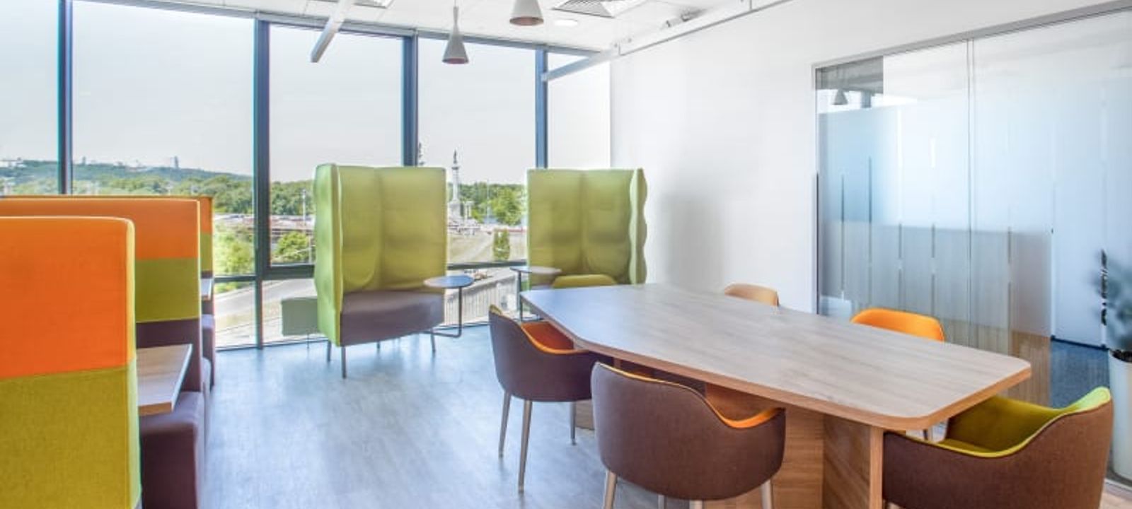 1V Pavla Tychyny Avenue, Kyiv - Image 1