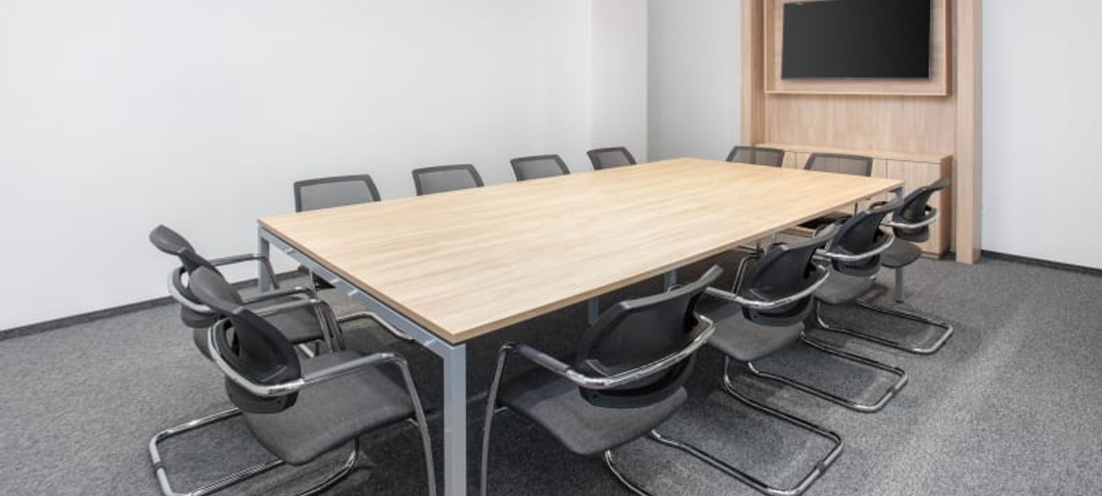 1V Pavla Tychyny Avenue, Kyiv - Image 1