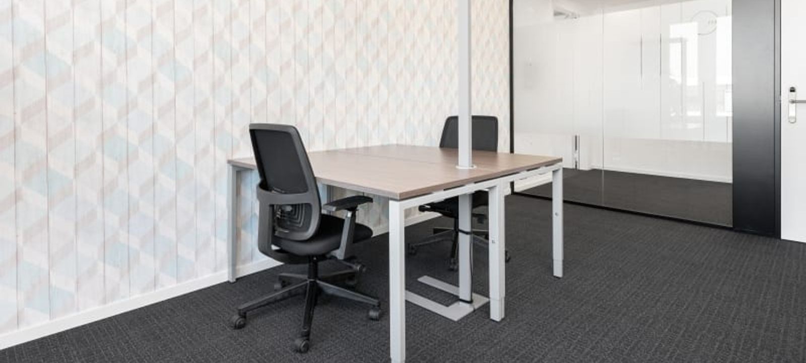 8 Veritaskai, Hamburg - Image 1