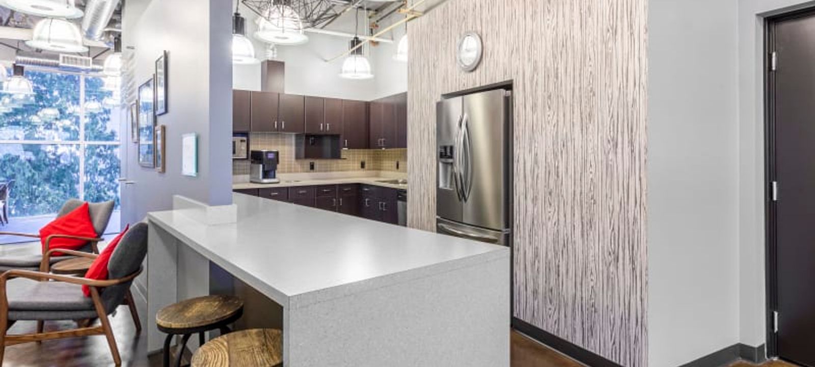 15300 Croydon Drive, Surrey - Image 1