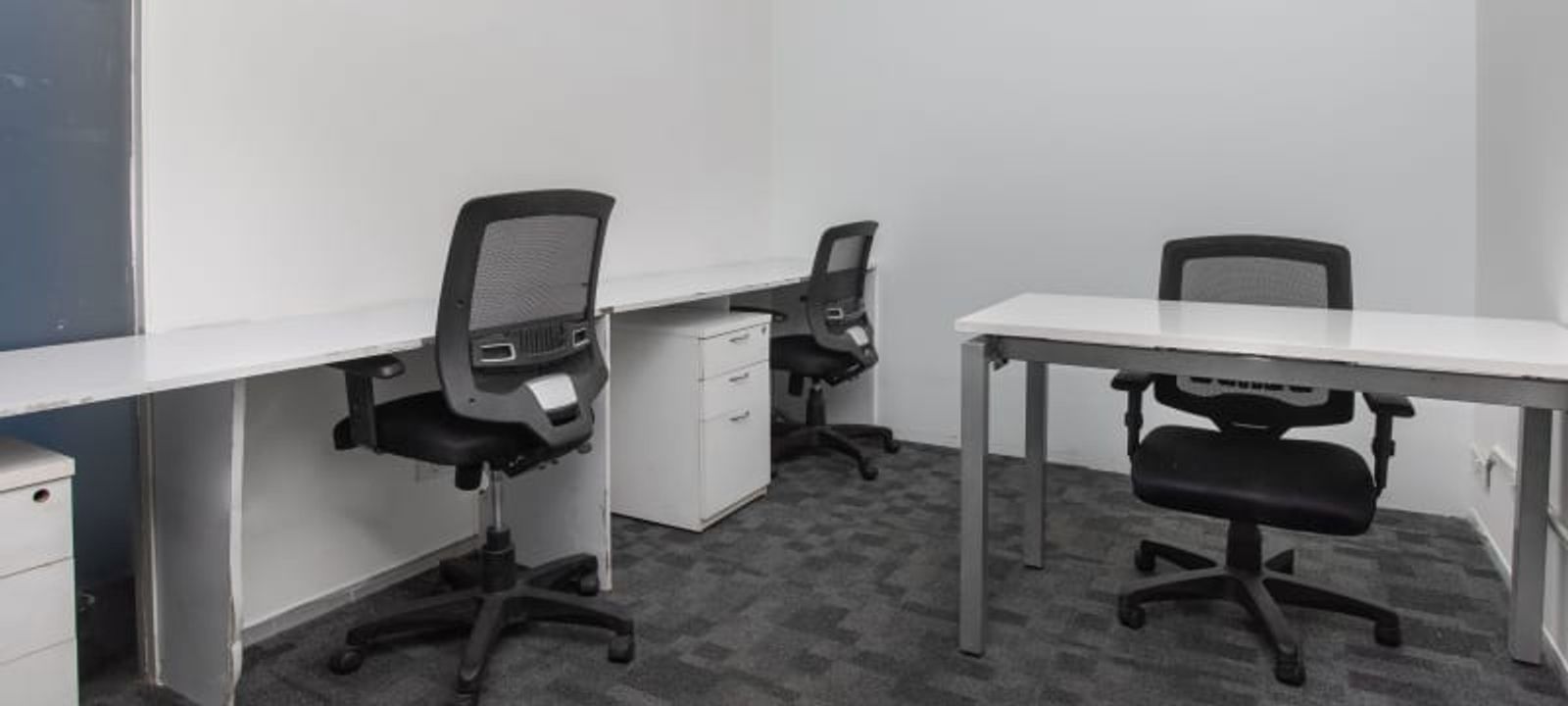 Halwasiya Court Hazratganj, Lucknow - Image 1