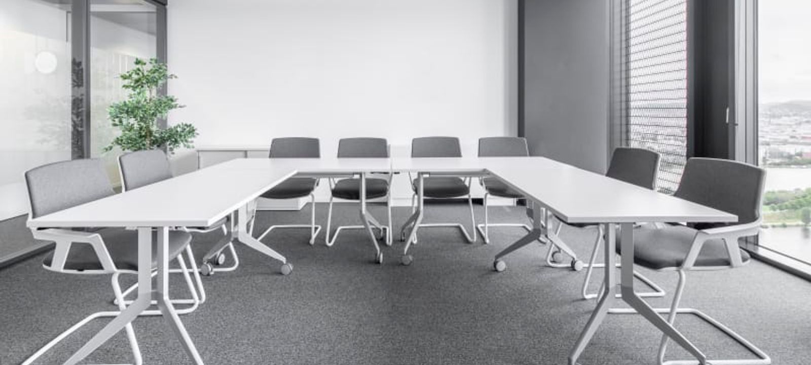 Donau-city-strasse 7, Vienna - Image 1