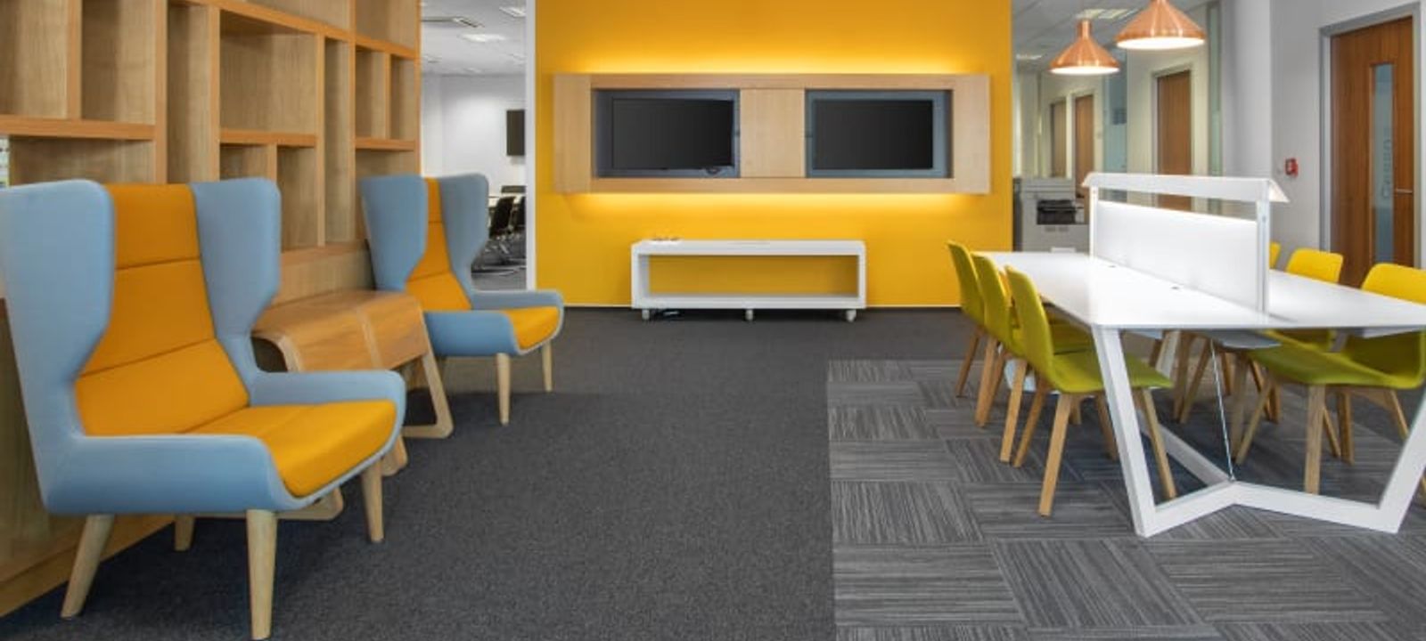 Vaclav Havel Airport - Image 1