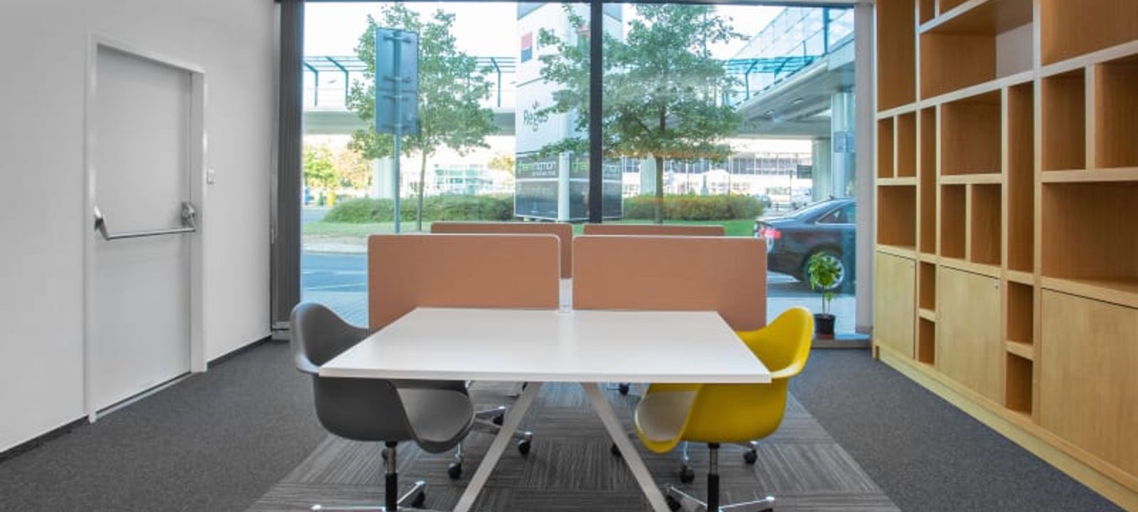 1092/8 Aviaticka, Prague - Image 1