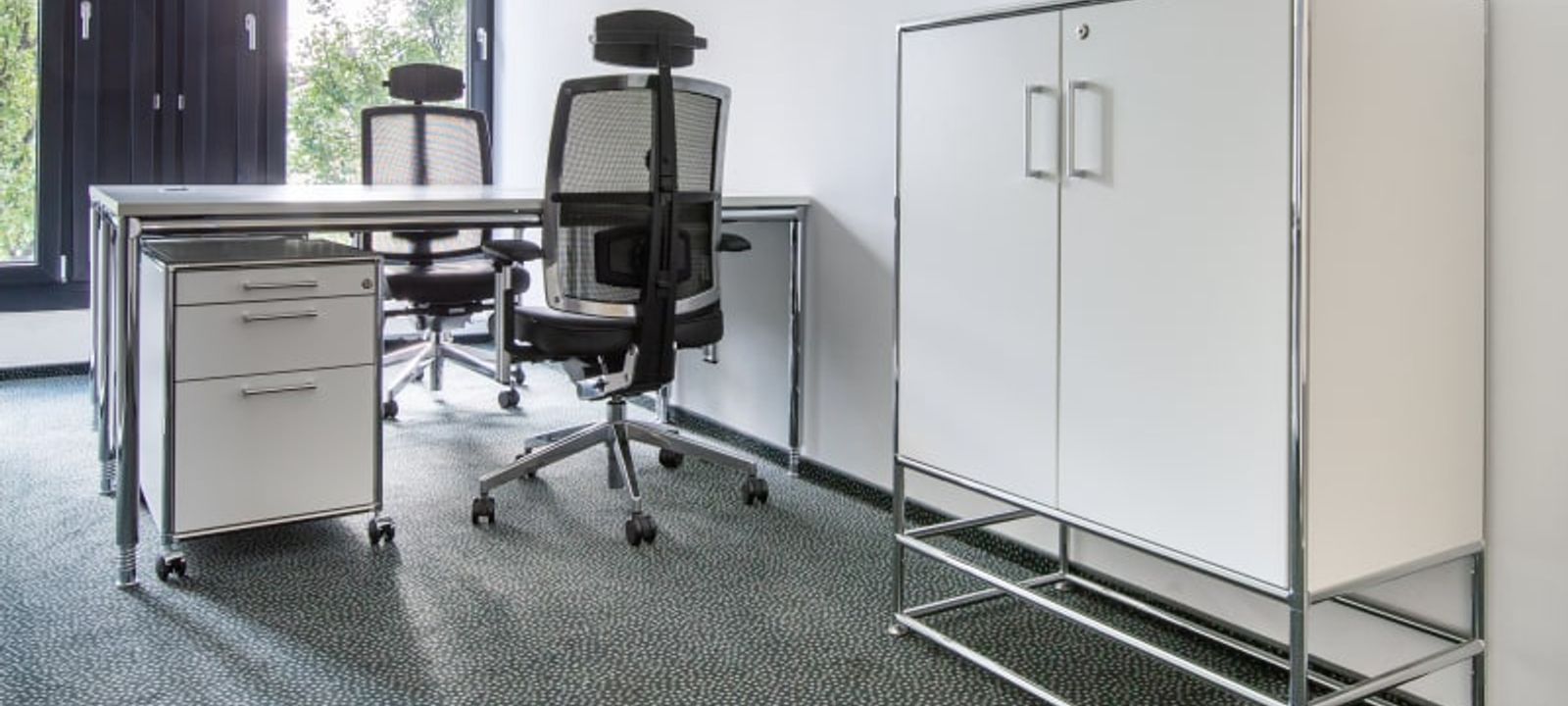 23 Leopoldstrasse, Munich - Image 1