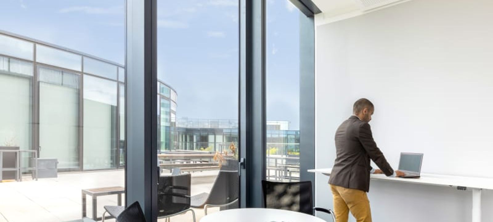 2b Koenigsallee, Dusseldorf - Image 1