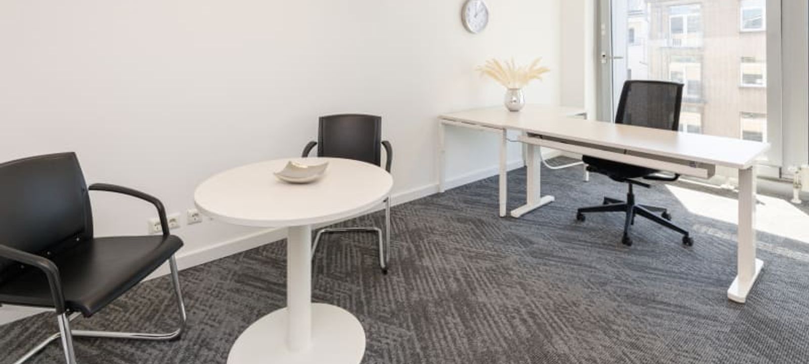 92a Koenigsallee, Dusseldorf - Image 1