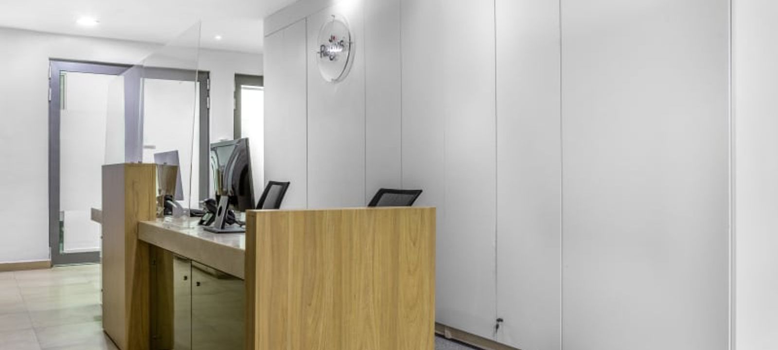 Landmark Tower - Image 1