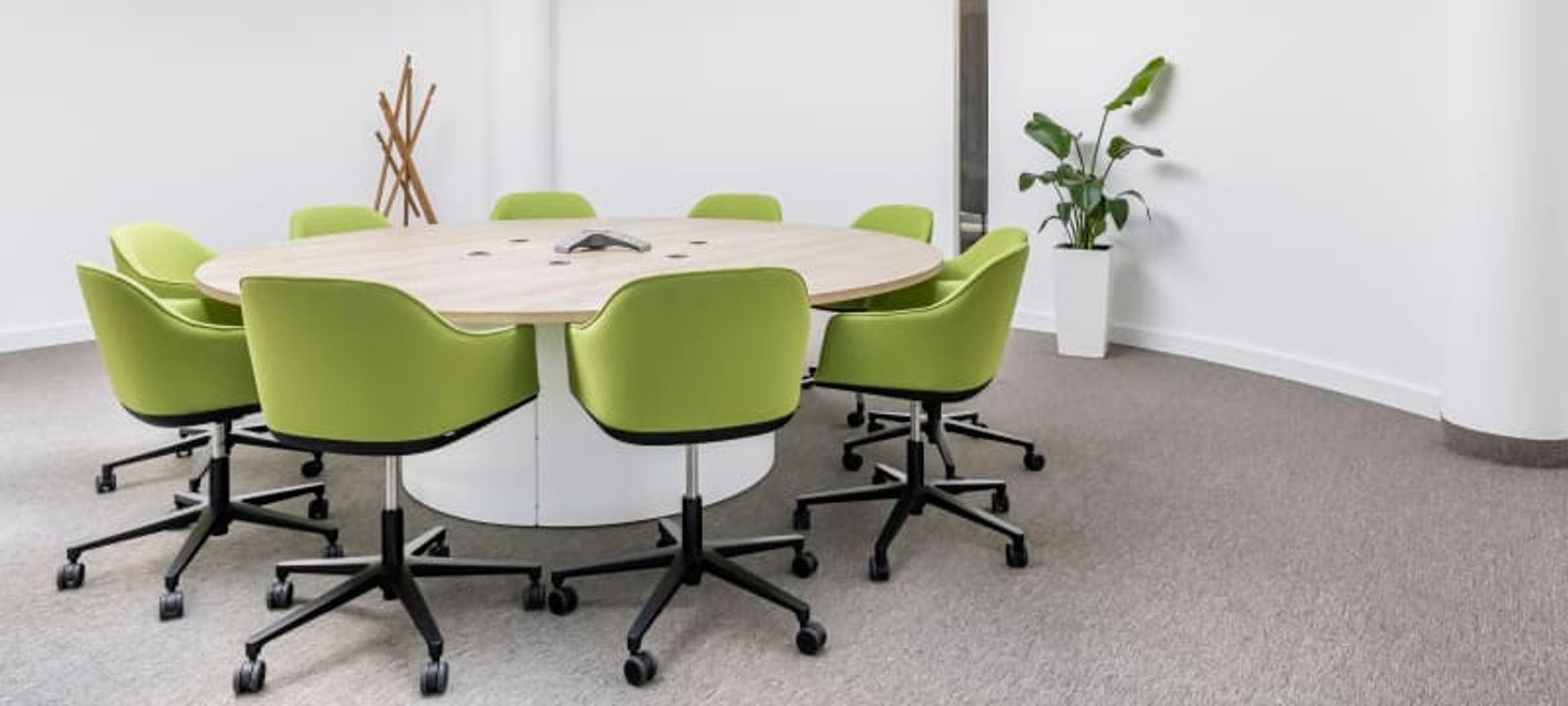 15a Carl-zeiss-ring, Ismaning - Image 1