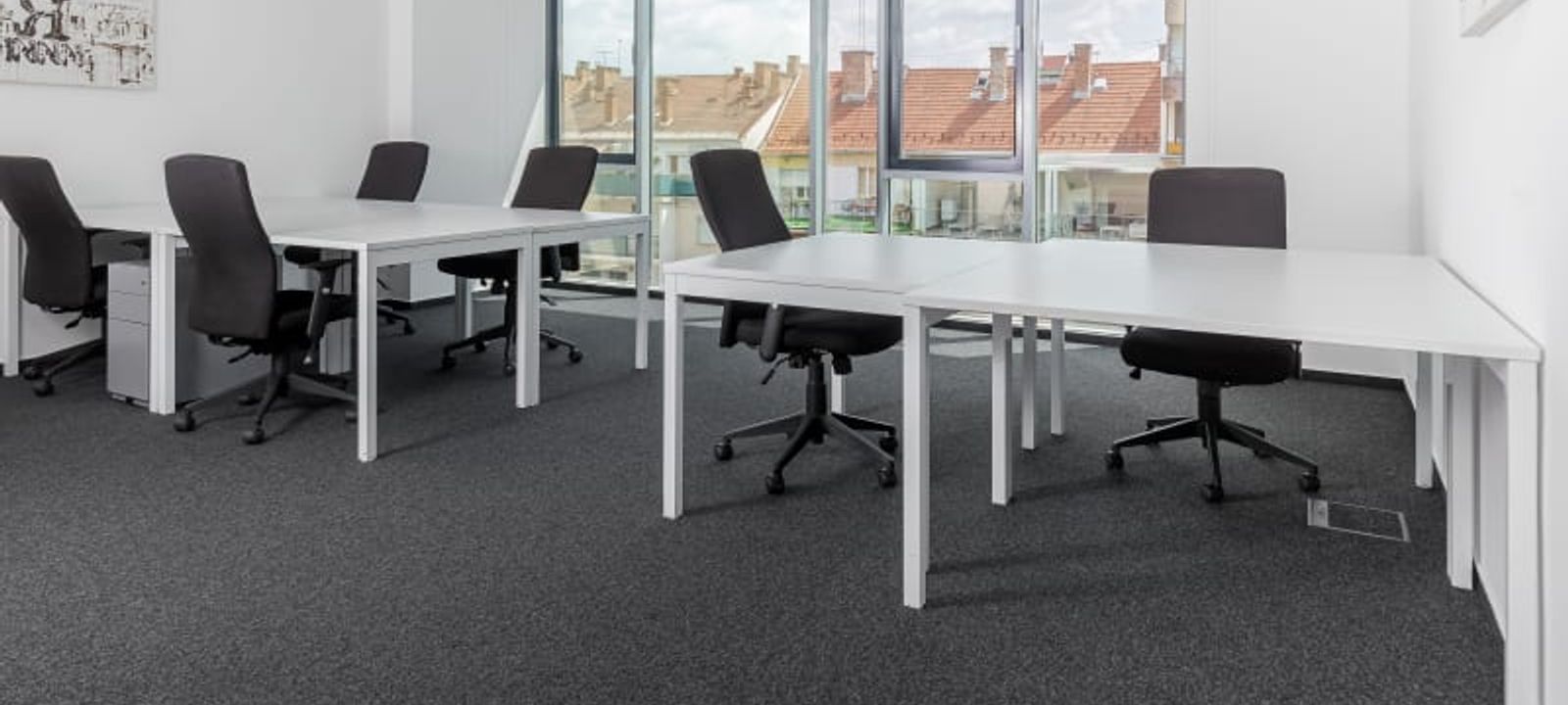 Oktober Huszonharmadika U 8-10, Budapest - Image 1