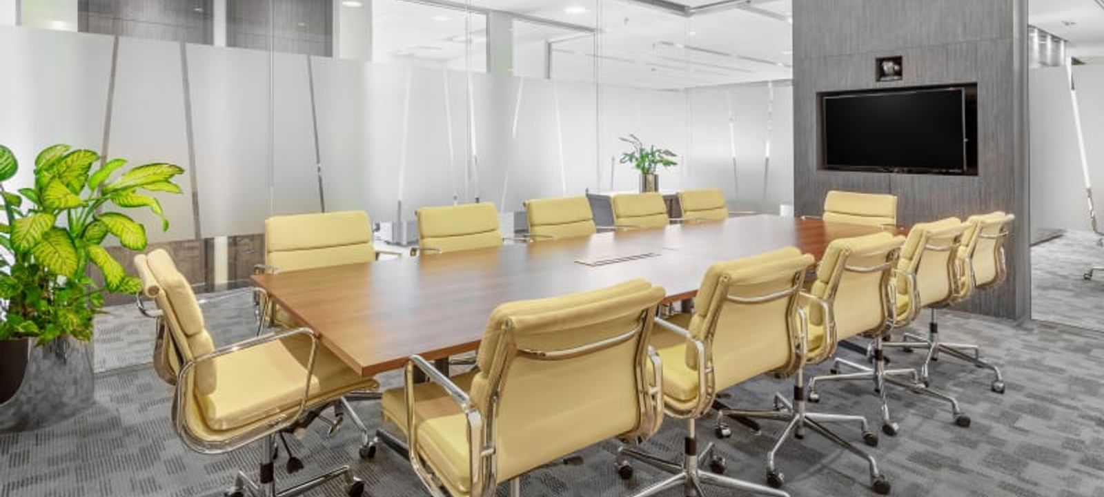 Standard Chartered Tower - Image 1